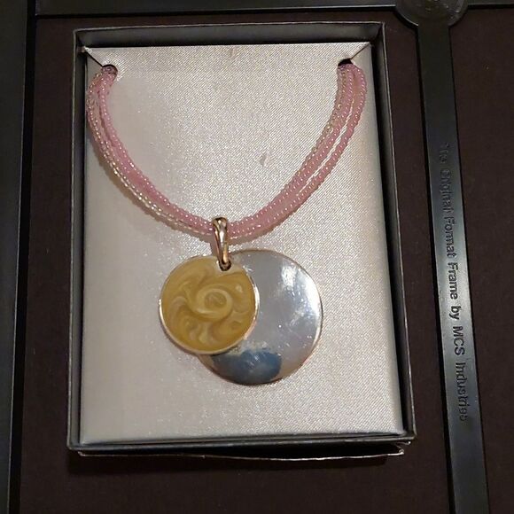 New Ladies Necklace    - Picture 7 of 7